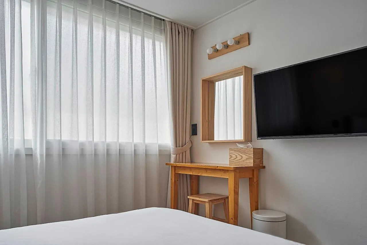 Butler:Lee Railpark-Female Only Hotel Seoul